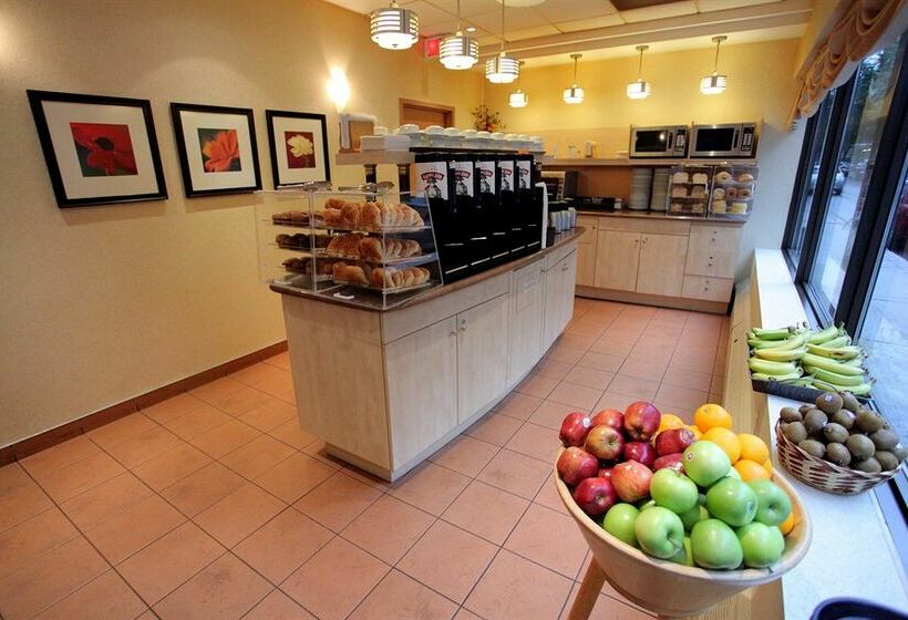 בית מלון כפרי Four Points by Sheraton Montreal Centre Ville מונטריאול