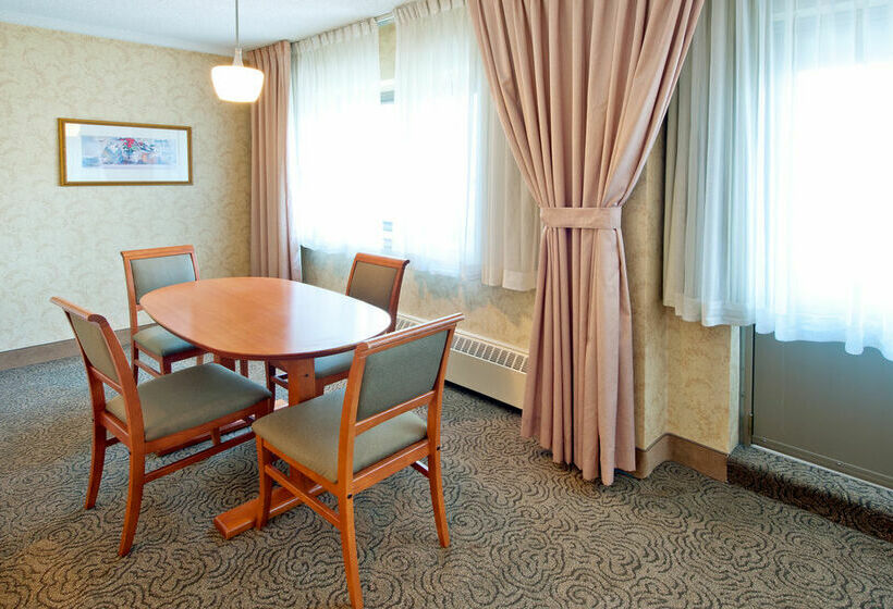 בית מלון כפרי Four Points by Sheraton Montreal Centre Ville מונטריאול