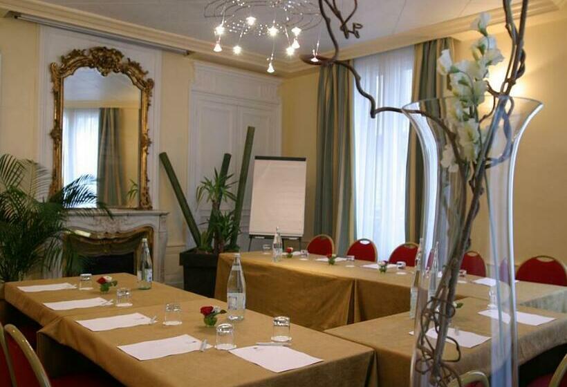 B4 Grand Hotel Lyon ليون