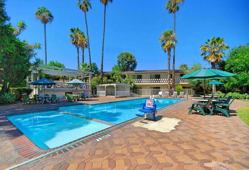 Super 8 Motel Long Beach