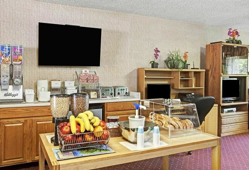 Super 8 Motel Long Beach
