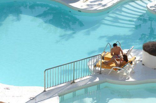 Swimming pool H10 Costa Salinas Playa de los Cancajos