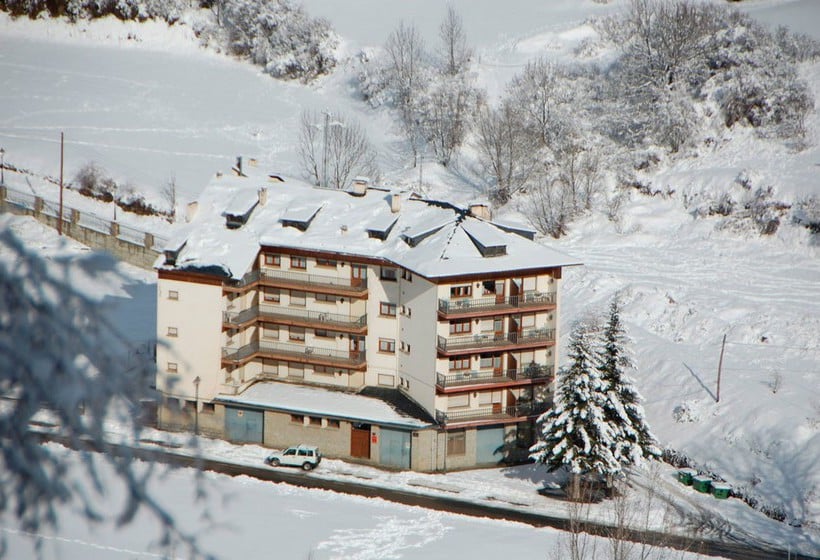 Aussenbereich Apartamentos Espot 1300