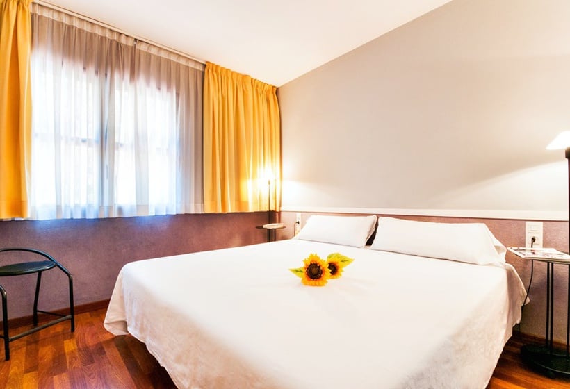 Apartamentos Descartes Barcelona