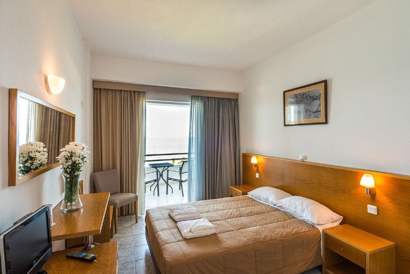 Niforeika Beach Hotel & Bungalows Kato Achaia