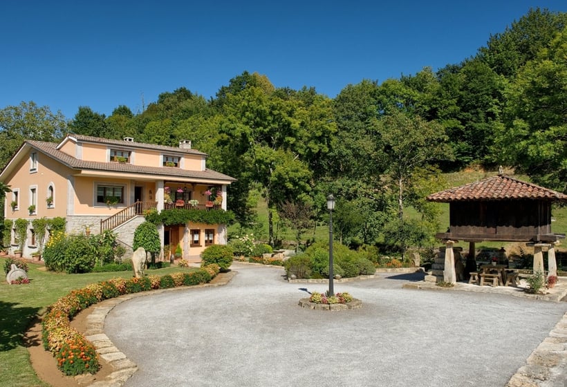 Aussenbereich Casa Rural Santu Colás Cangas de Onis