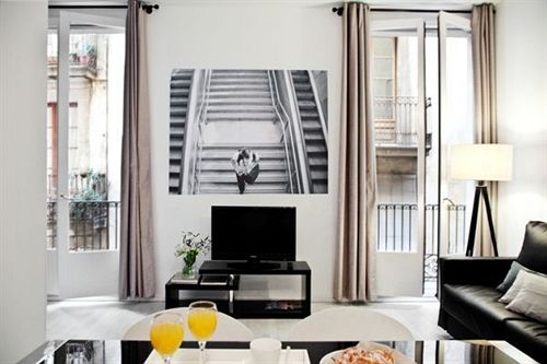 AinB Gothic Cathedral Apartments Barcelona