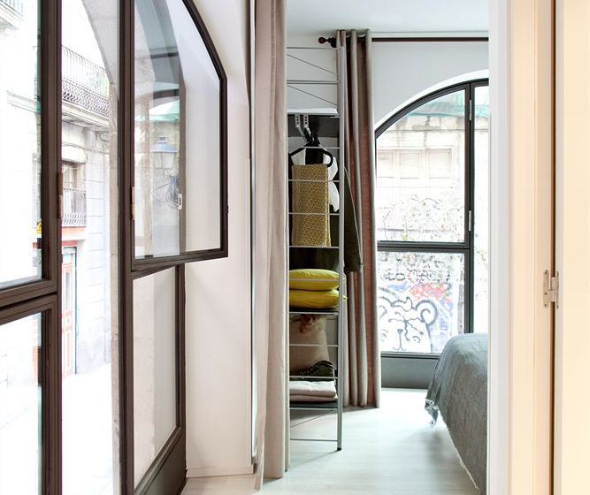 AinB Gothic Cathedral Apartments Barcelona