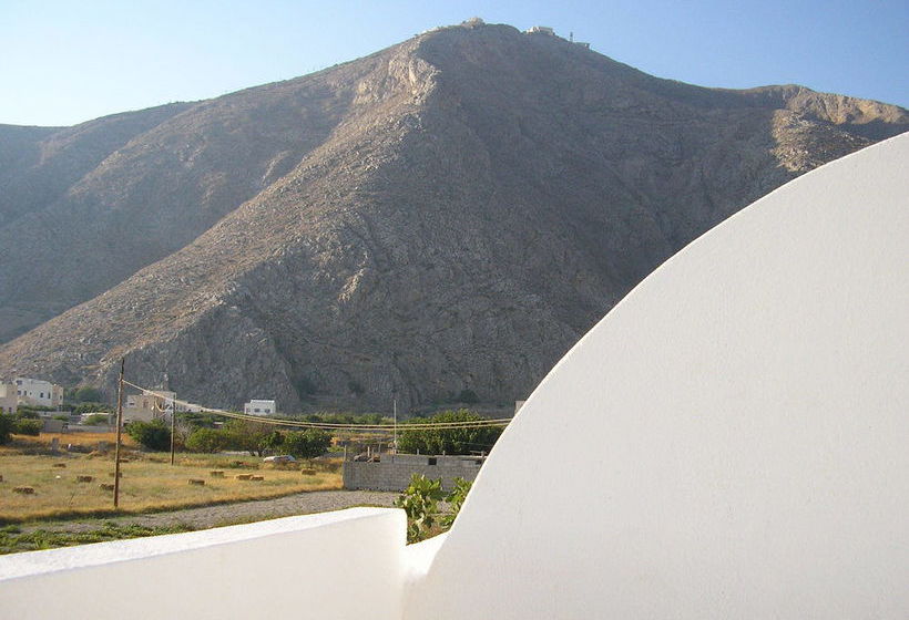 Ira Studios 3 Perissa