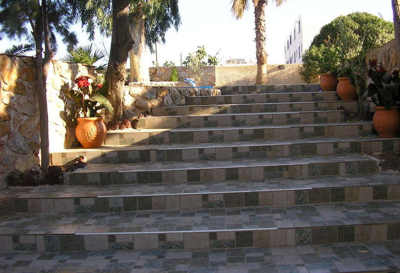 Ira Studios 3 Perissa