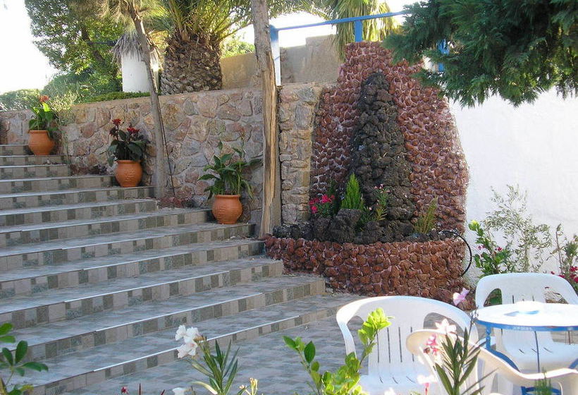 Ira Studios 3 Perissa