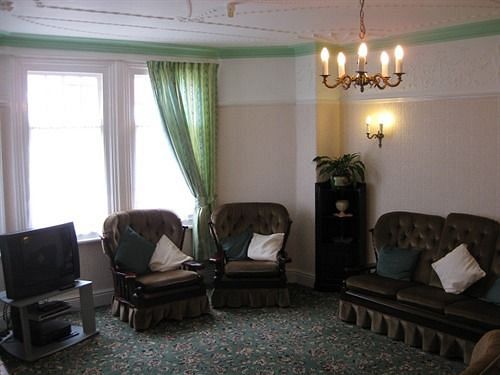 Hotel Ashmount Colwyn Bay