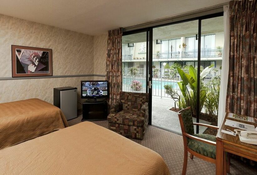 Travelodge Hotel at LAX Airport Los Angeles