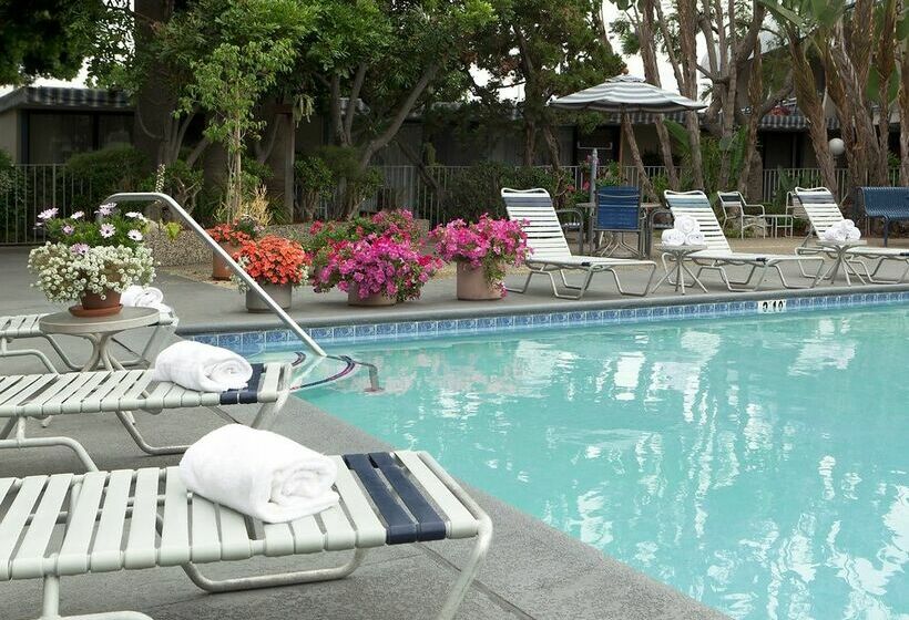 Travelodge Hotel at LAX Airport Los Angeles