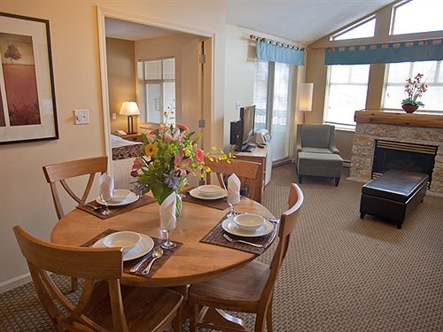 Hotel Tyndall Stone Lodge Whistler