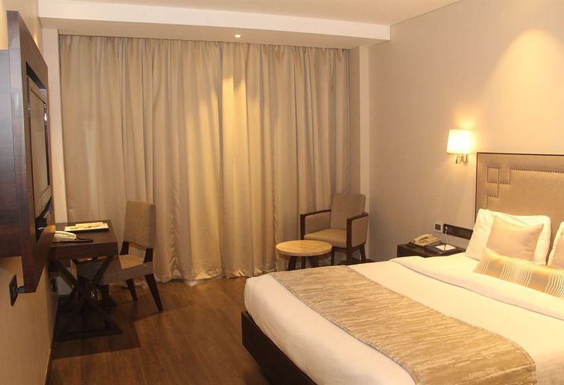 Hotel Sun-n-Sand Pune