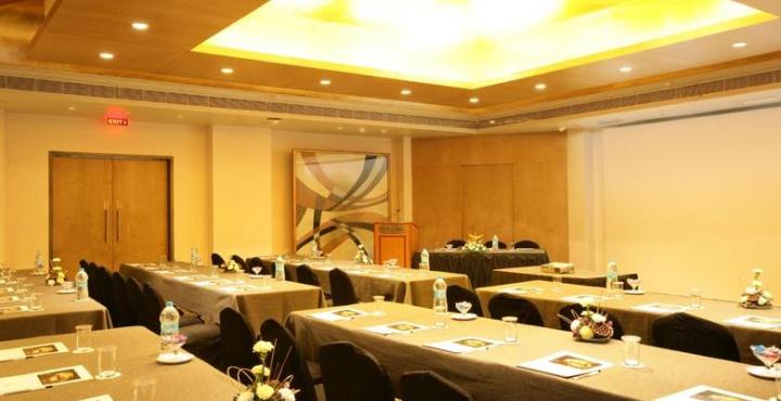 Hotel Sun-n-Sand Pune