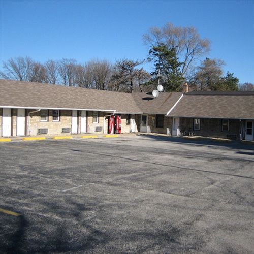 Crestview Motel Cedar Lake