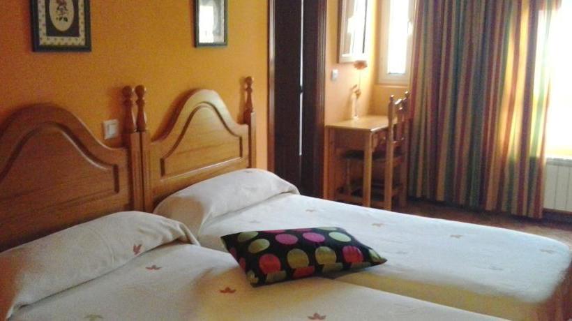 Hotel del Parque Los Corrales de Buelna