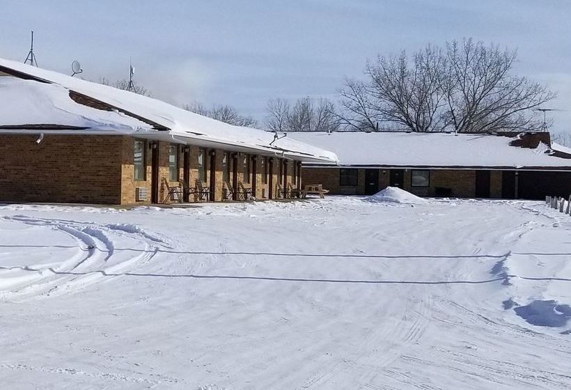 Отель Meadowlark Motor Inn Bridgeport