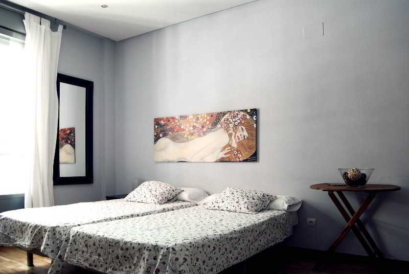 Apartamentos San Bernardo 3000 Madrid