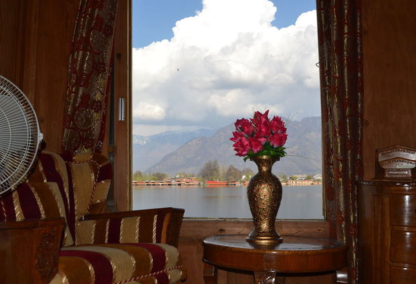 Hotel Peacock Houseboats Srinagar
